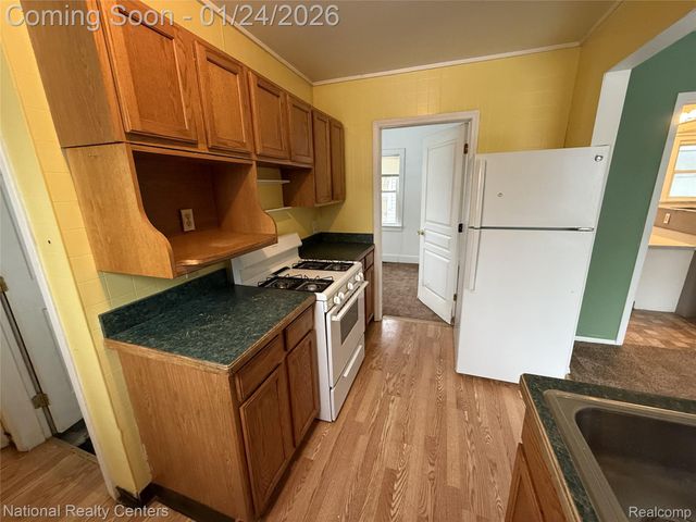 250 W Walton Boulevard, Pontiac, MI 48340