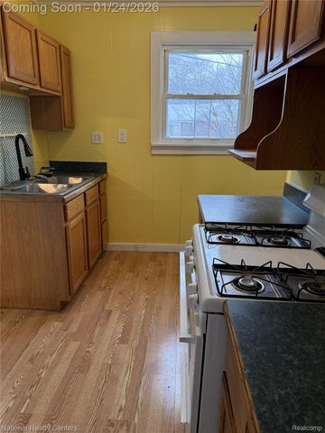 250 W Walton Boulevard, Pontiac, MI 48340