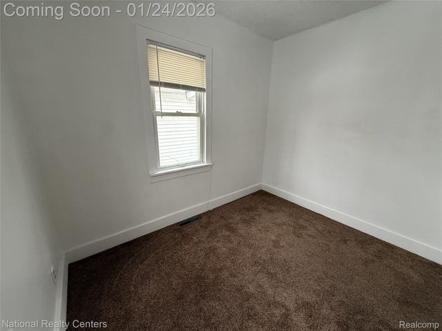 250 W Walton Boulevard, Pontiac, MI 48340