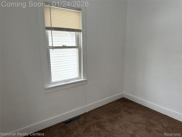 250 W Walton Boulevard, Pontiac, MI 48340