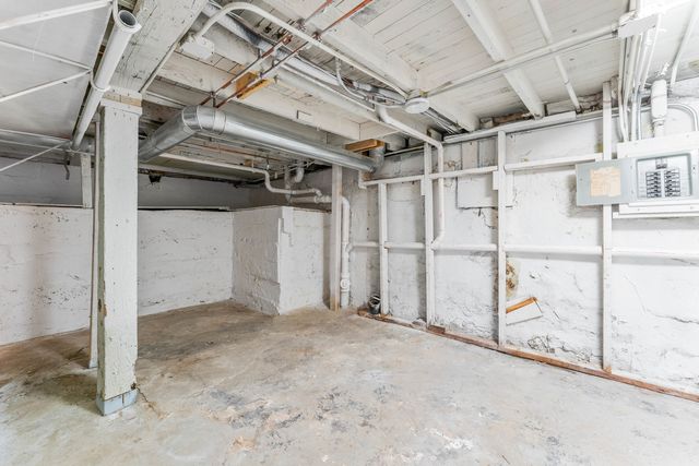 18241 Ridgewood Avenue, Lansing, IL 60438