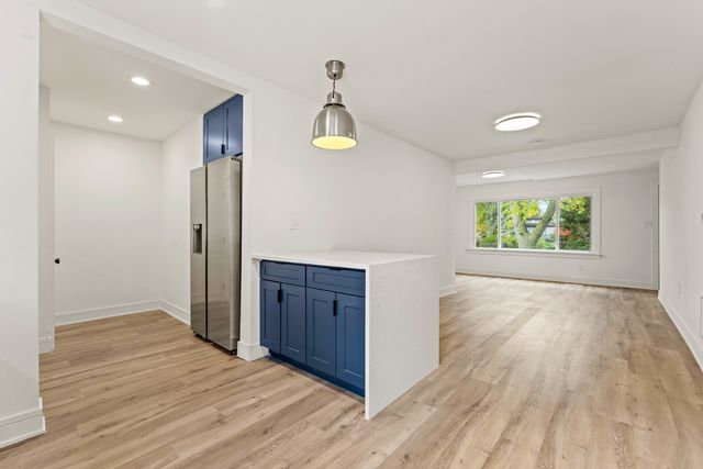 18241 Ridgewood Avenue, Lansing, IL 60438