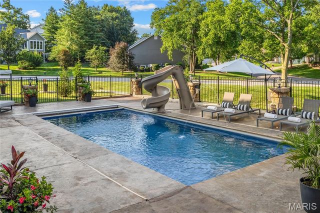 5 Shelbourne Wood Court, Weldon Spring, MO 63304