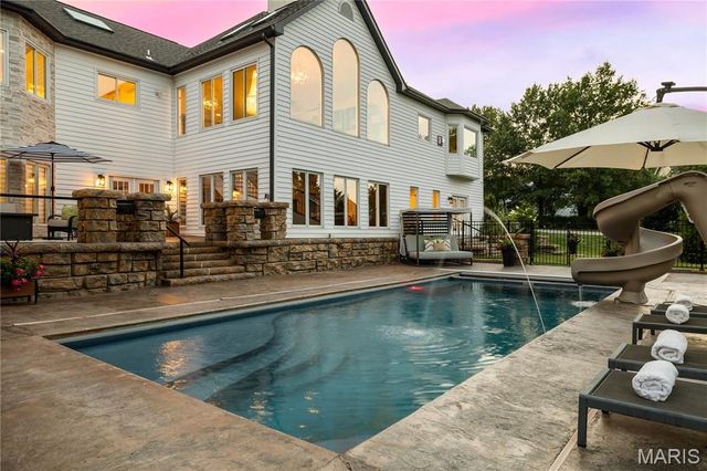 5 Shelbourne Wood Court, Weldon Spring, MO 63304