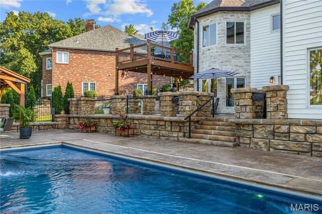 5 Shelbourne Wood Court, Weldon Spring, MO 63304