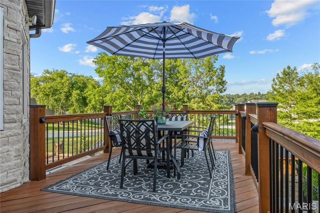 5 Shelbourne Wood Court, Weldon Spring, MO 63304