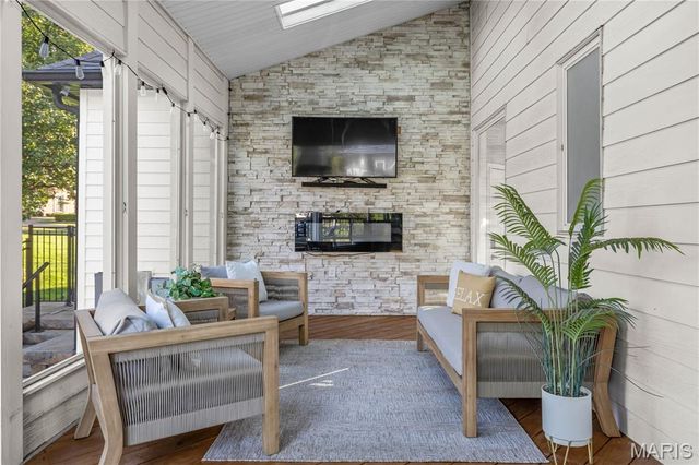 5 Shelbourne Wood Court, Weldon Spring, MO 63304