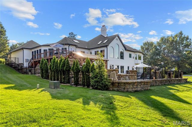 5 Shelbourne Wood Court, Weldon Spring, MO 63304