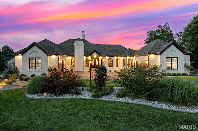 5 Shelbourne Wood Court, Weldon Spring, MO 63304