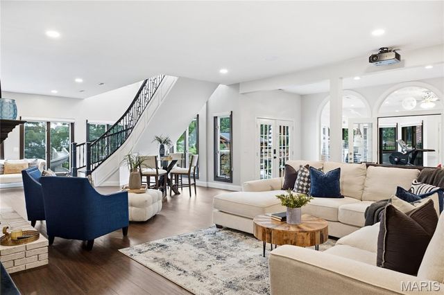 5 Shelbourne Wood Court, Weldon Spring, MO 63304