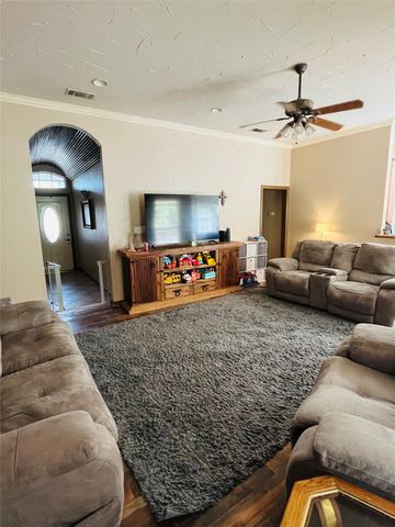 101 Burton Hill Drive, Weatherford, TX 76087