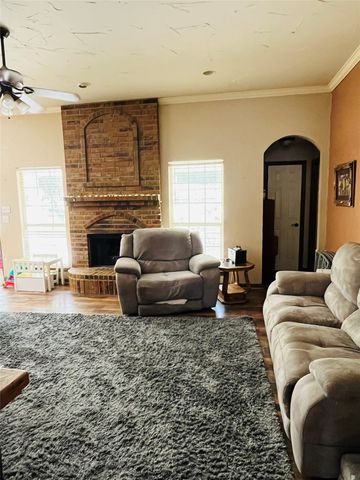 101 Burton Hill Drive, Weatherford, TX 76087