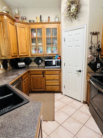 101 Burton Hill Drive, Weatherford, TX 76087