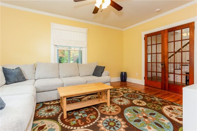 22 Bateman Avenue, Newport, RI 02840