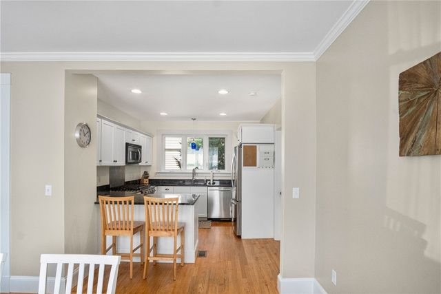 22 Bateman Avenue, Newport, RI 02840