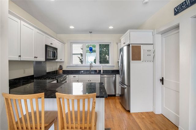 22 Bateman Avenue, Newport, RI 02840