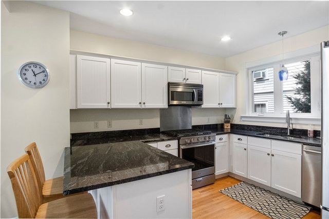 22 Bateman Avenue, Newport, RI 02840