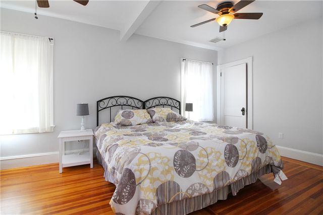 22 Bateman Avenue, Newport, RI 02840