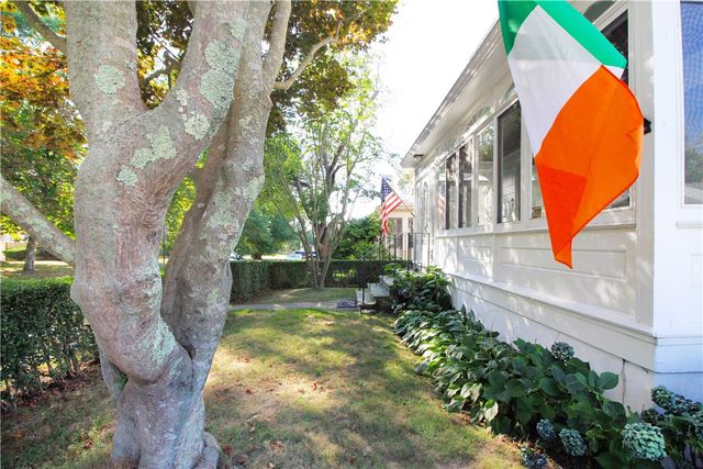 22 Bateman Avenue, Newport, RI 02840