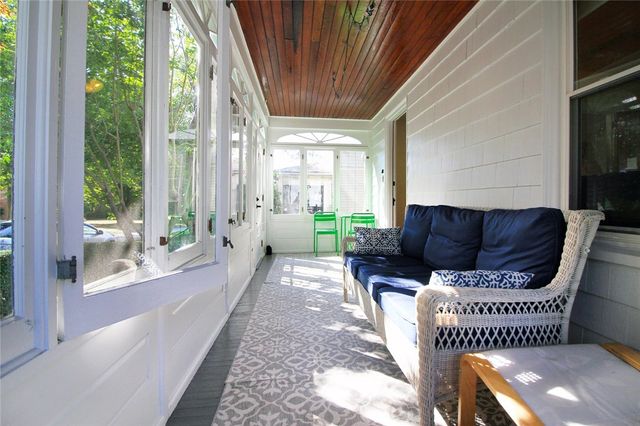 22 Bateman Avenue, Newport, RI 02840