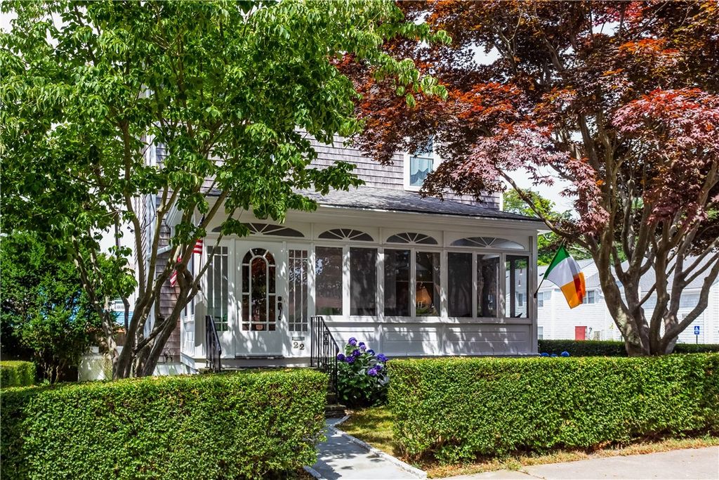 22 Bateman Avenue, Newport, RI 02840