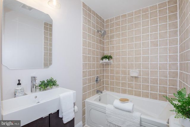 142 BATES ST NW, Washington, DC 20001
