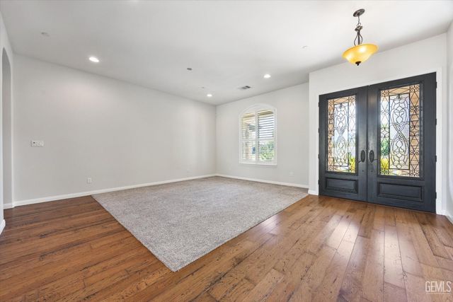 2305 Exton Street, Bakersfield, CA 93311