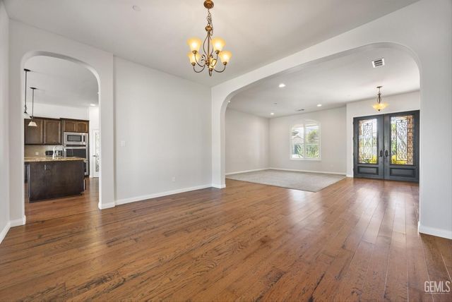2305 Exton Street, Bakersfield, CA 93311