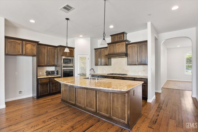 2305 Exton Street, Bakersfield, CA 93311
