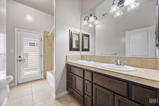 2305 Exton Street, Bakersfield, CA 93311