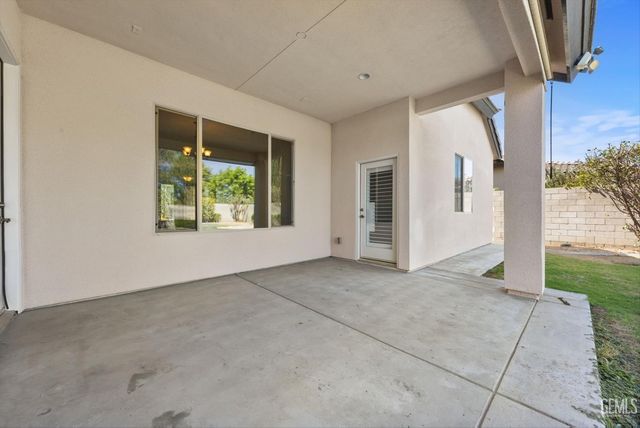 2305 Exton Street, Bakersfield, CA 93311