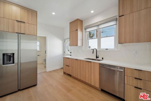 9116 W 3rd Street, Los Angeles, CA 90048