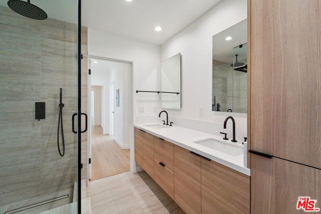 9116 W 3rd Street, Los Angeles, CA 90048
