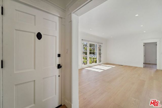 9116 W 3rd Street, Los Angeles, CA 90048