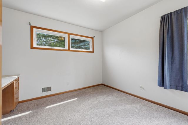 2889 Simpson Street, Roseville, MN 55113