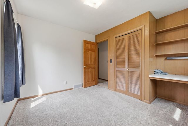 2889 Simpson Street, Roseville, MN 55113