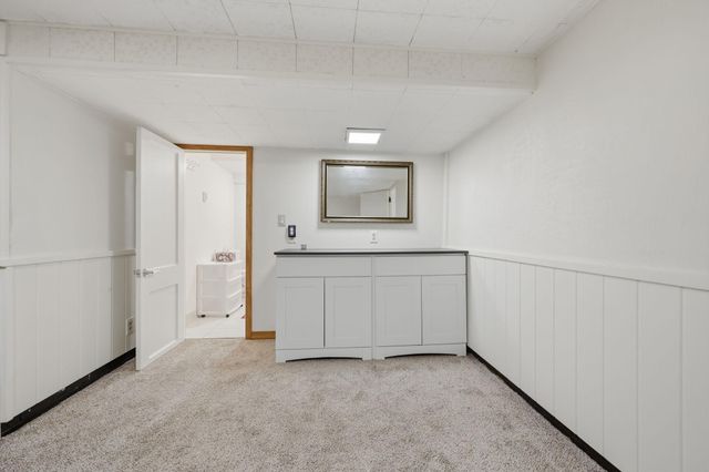 2889 Simpson Street, Roseville, MN 55113