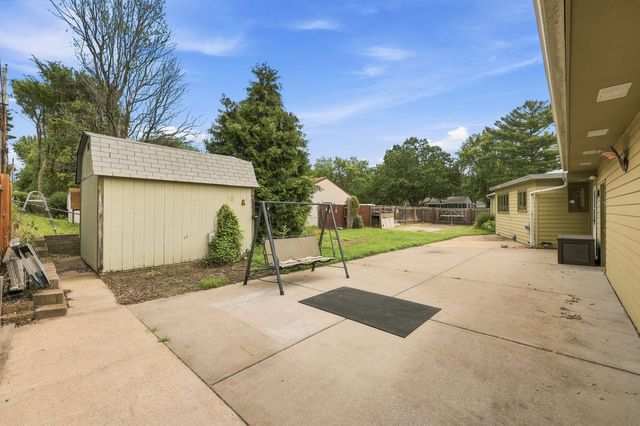 2889 Simpson Street, Roseville, MN 55113