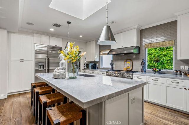 14647 Valley Vista Boulevard, Sherman Oaks, CA 91403