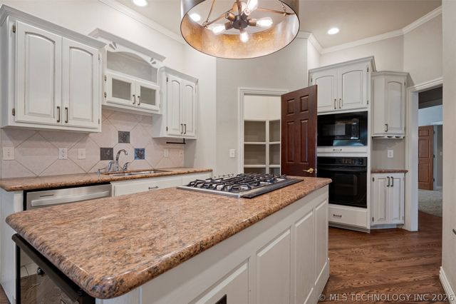 213 Ashton Drive, Broken Arrow, OK 74014