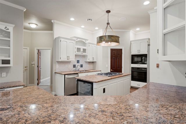 213 Ashton Drive, Broken Arrow, OK 74014