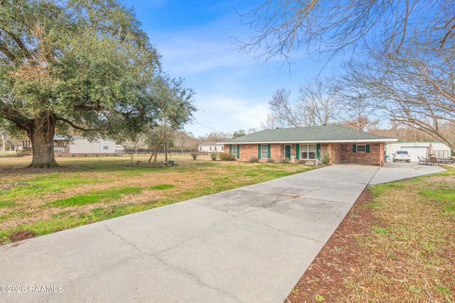 1235 Grand Anse Highway, Breaux Bridge, LA 70517