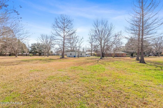 1235 Grand Anse Highway, Breaux Bridge, LA 70517