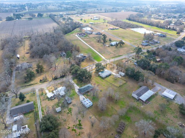 1235 Grand Anse Highway, Breaux Bridge, LA 70517