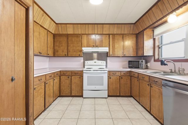 1235 Grand Anse Highway, Breaux Bridge, LA 70517