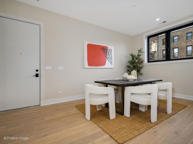 1412 N Elk Grove Avenue E, Chicago, IL 60622