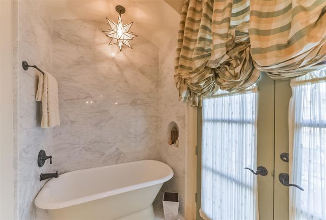 2712 Ferndale Street, Houston, TX 77098