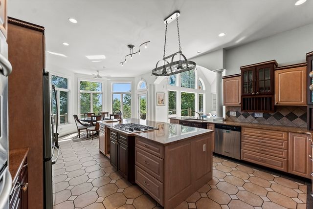 322 R Center Hill Rd, Plymouth, MA 02360
