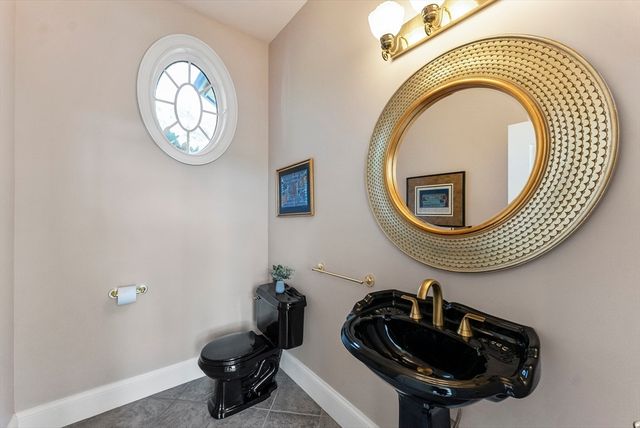322 R Center Hill Rd, Plymouth, MA 02360