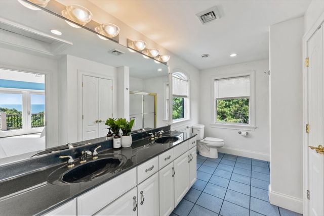 322 R Center Hill Rd, Plymouth, MA 02360